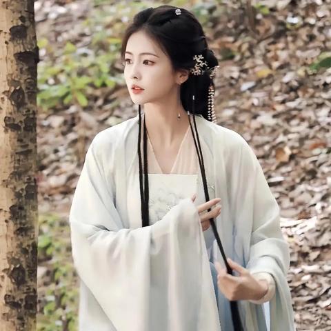 白鹿敖瑞鹏白月梵星一周年售后（白鹿与敖瑞鹏，白月梵星一周年售后之光）