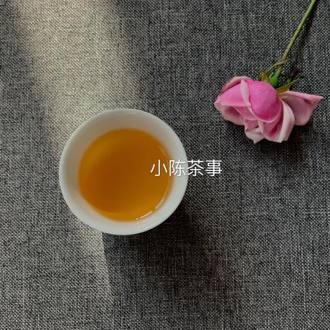 白茶的功效与作用（白茶的神奇功效与作用）