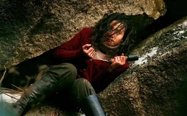 悬崖在线观看免费完整版（悬崖在线观看免费完整版，探险与生存的壮丽篇章）