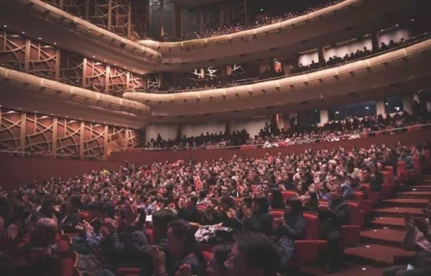 苏苏剧院在线看 site zhihu.com（苏苏剧院在线观看体验，在Zhihu.com上的独特享受）