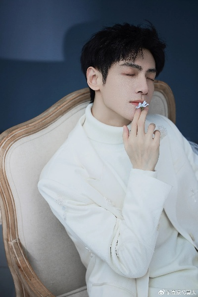 罗云熙剥茧（罗云熙剥茧，深度解析与探索）